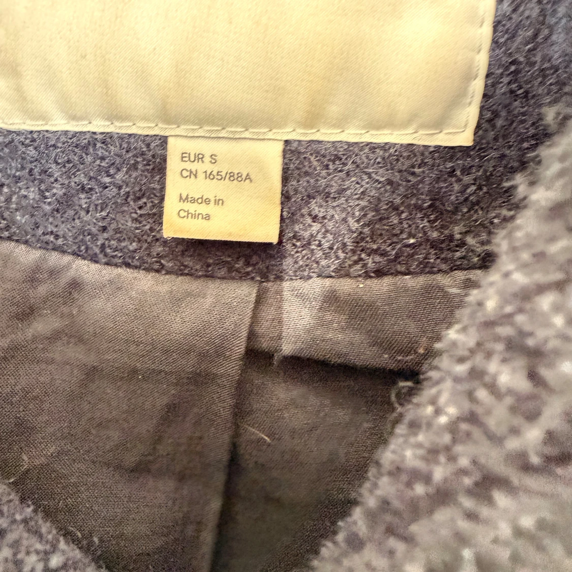 Mörkblå kappa från COS - 4