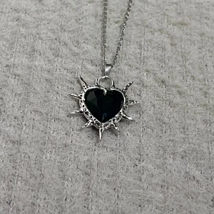 Edge of Midnight - Spiked hear necklace. Rust-free, stainless steel. 50 cm