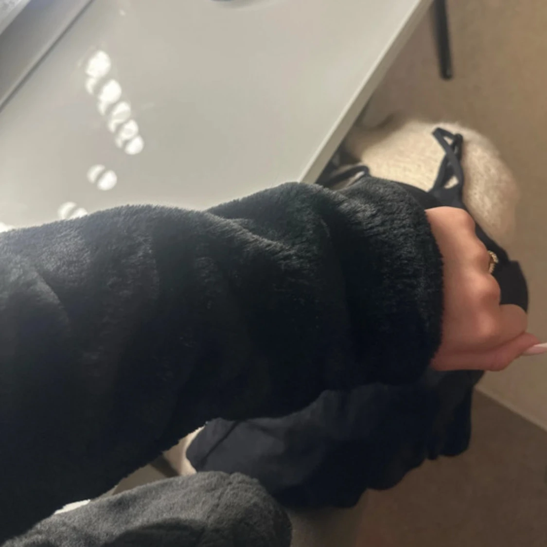 Svart pälsjacka  - 2