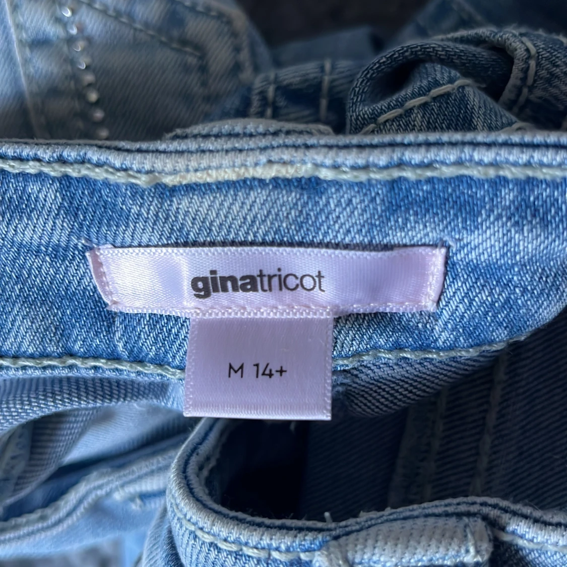 Lågmidjade jeans från Gina Tricot ljusblå - 2
