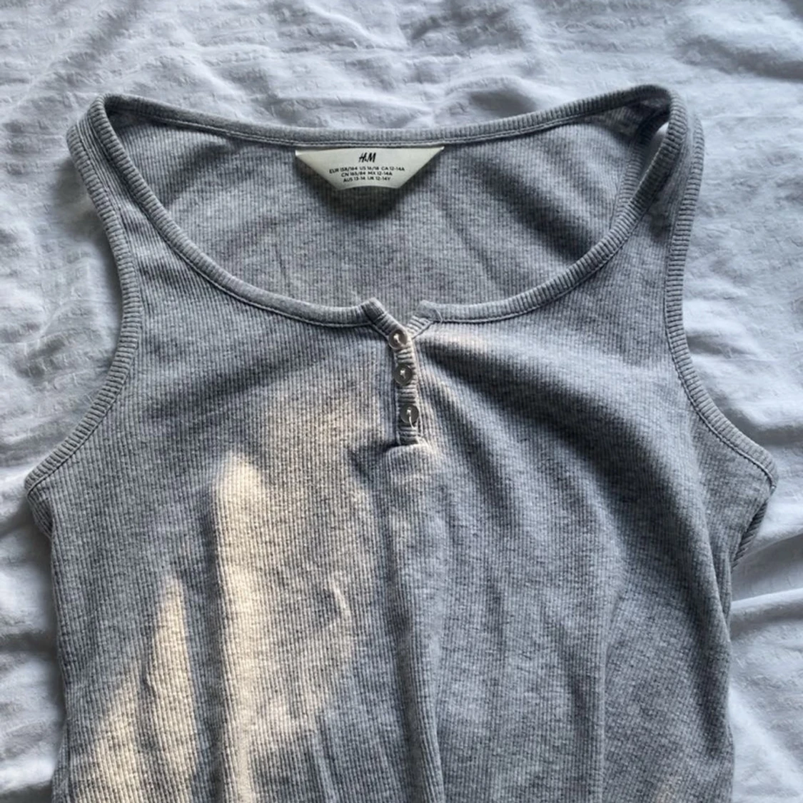 Grå ribbad linnetopp från H&M - 2