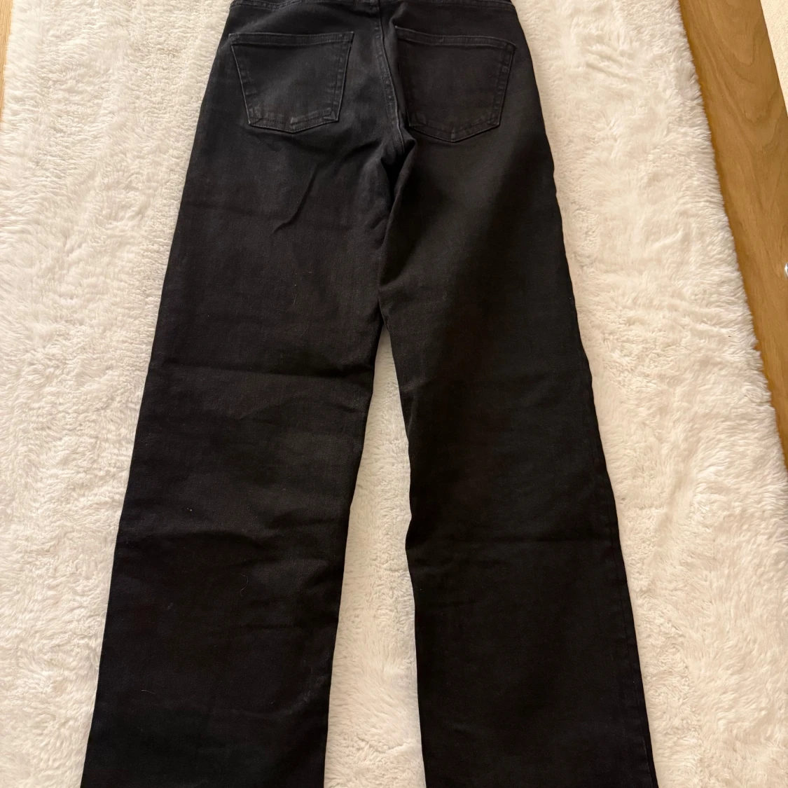 Svarta wide jeans med hög midja - 1