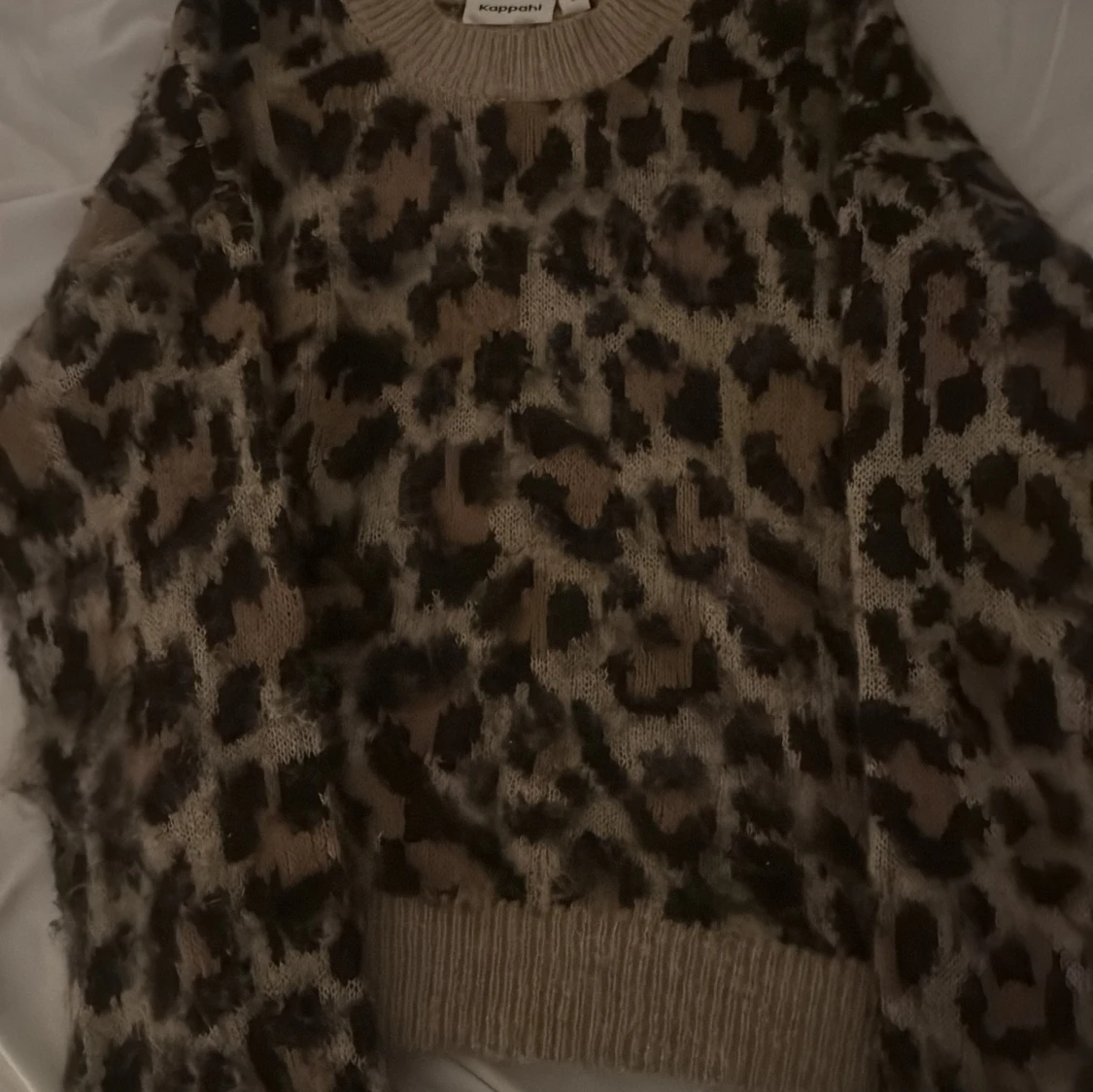 Leopardmönstrad stickad tröja 