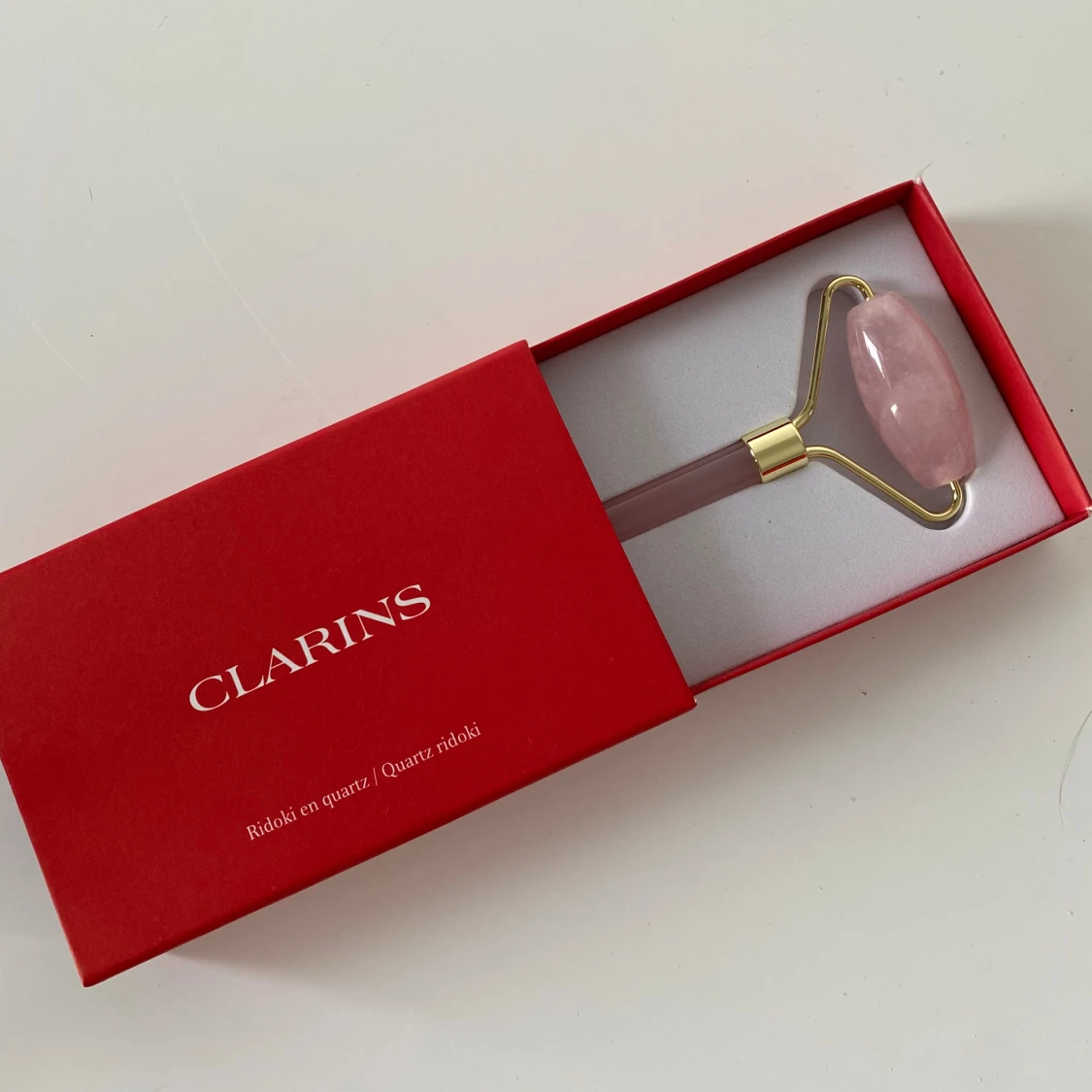 Rosa ansiktsroller i kvarts från Clarins - 1