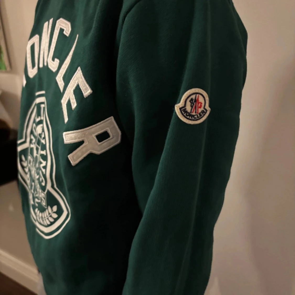 Grön sweatshirt från Moncler - 1