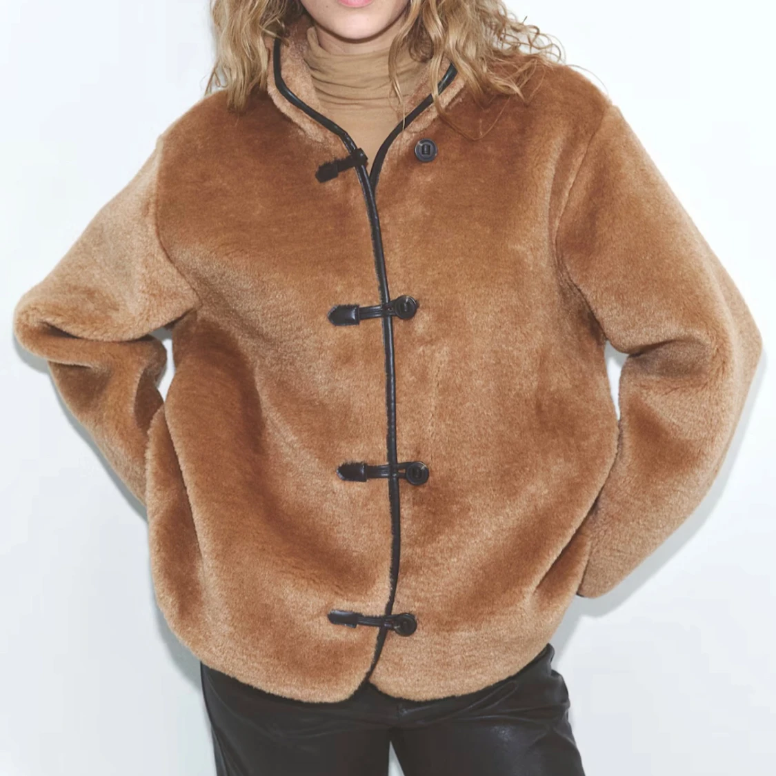 Brun teddyjacka med knäppning hm  - 2