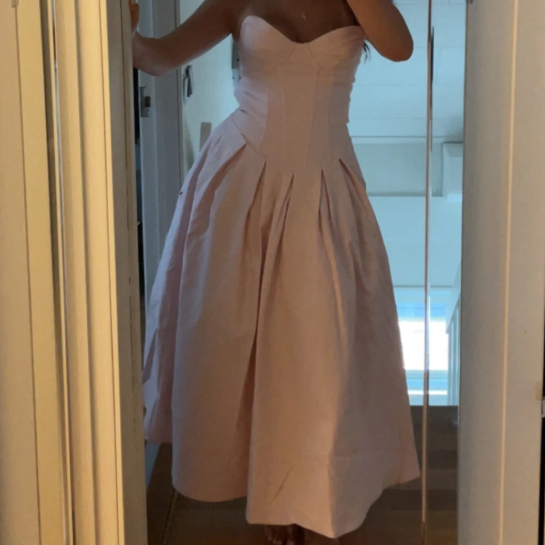 Ljusrosa långklänning med snörning - 2