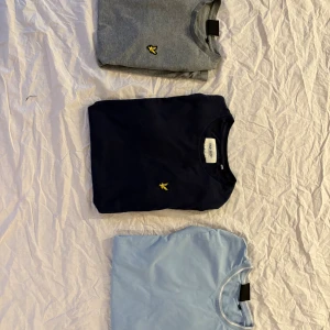 Lyle and Scott T-Shirt 3-pack - Säljer tre av mina fina Lyle and Scott T-shirtar då de inte passar mig längre. De är knappt använda och endast tvättade några gånger. Säljes också separat.