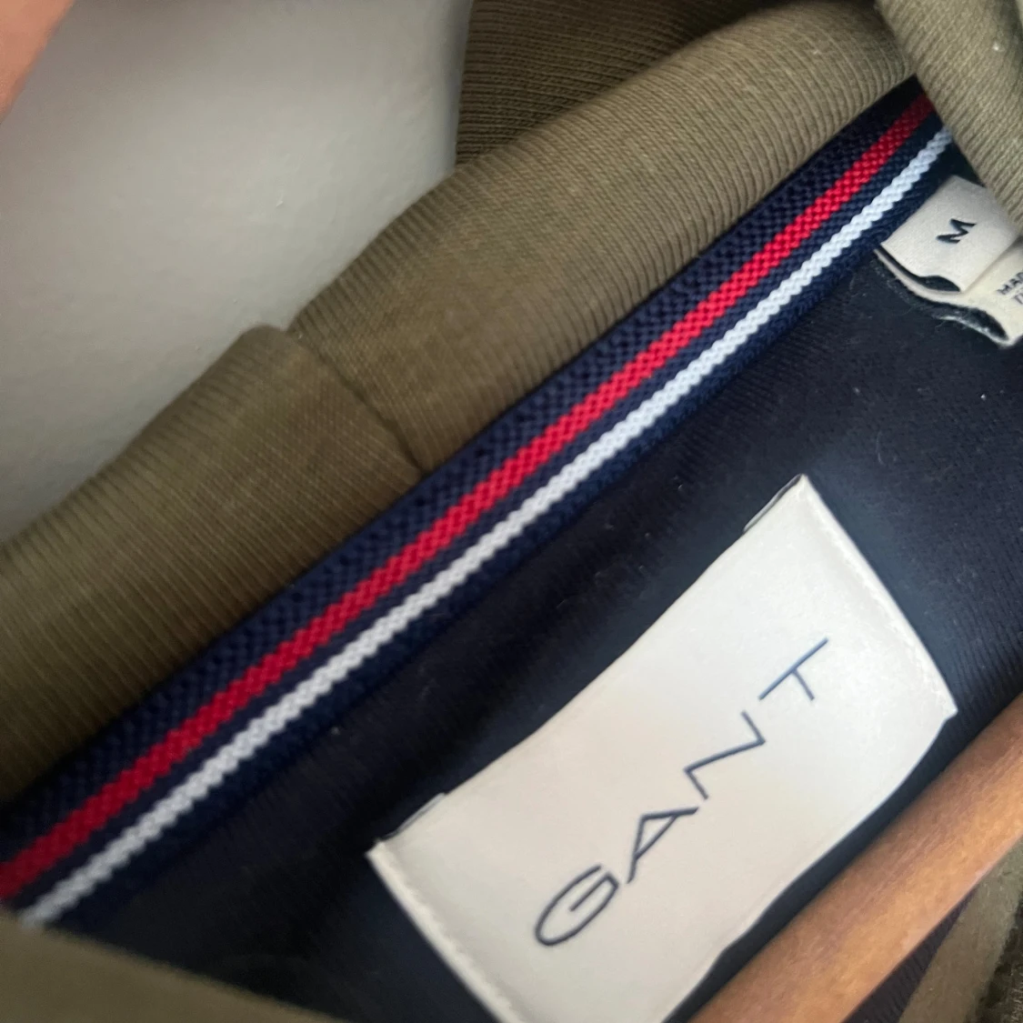 Olivgrön hoodie från Gant i bomull - 2