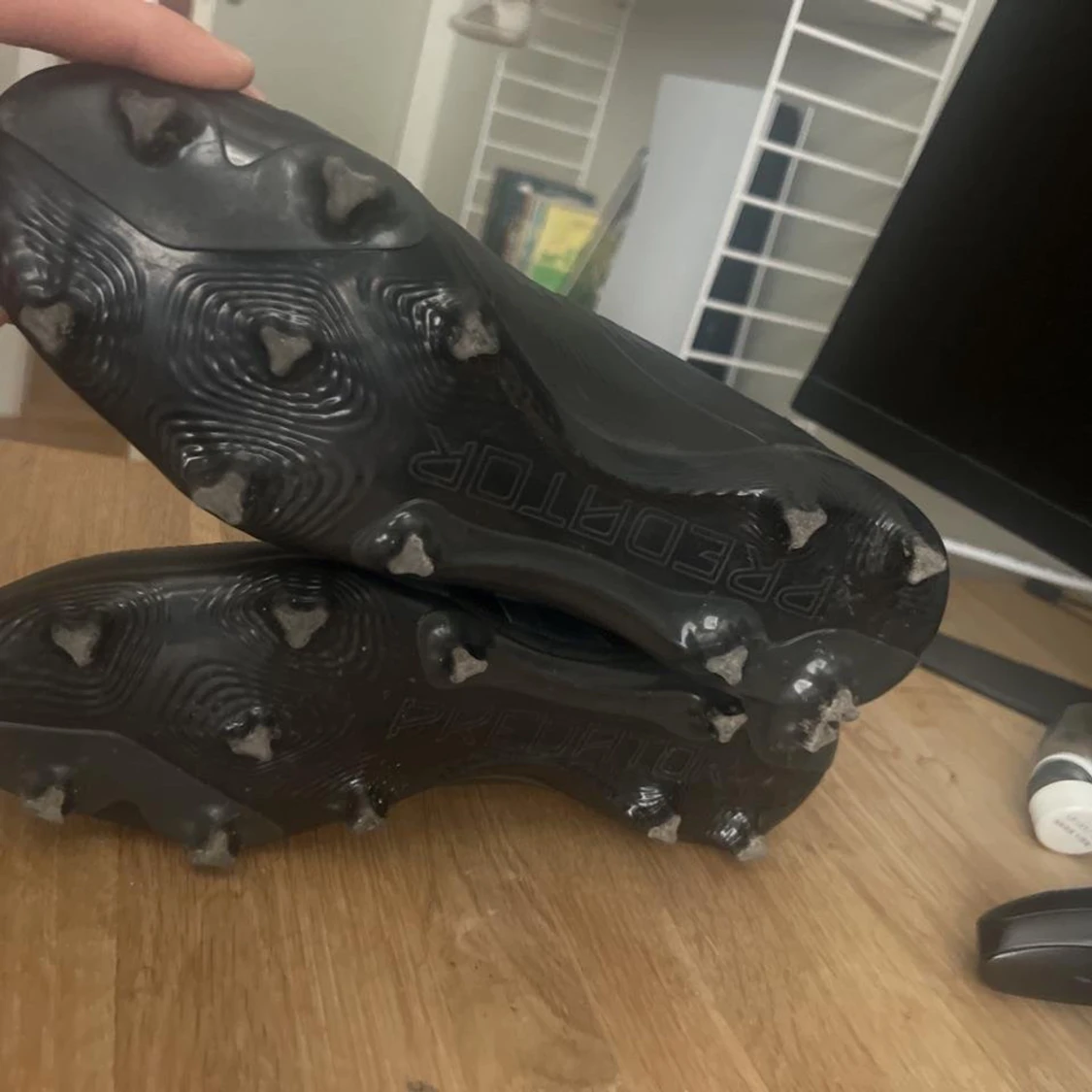 Svarta Adidas Predator fotbollsskor - 2