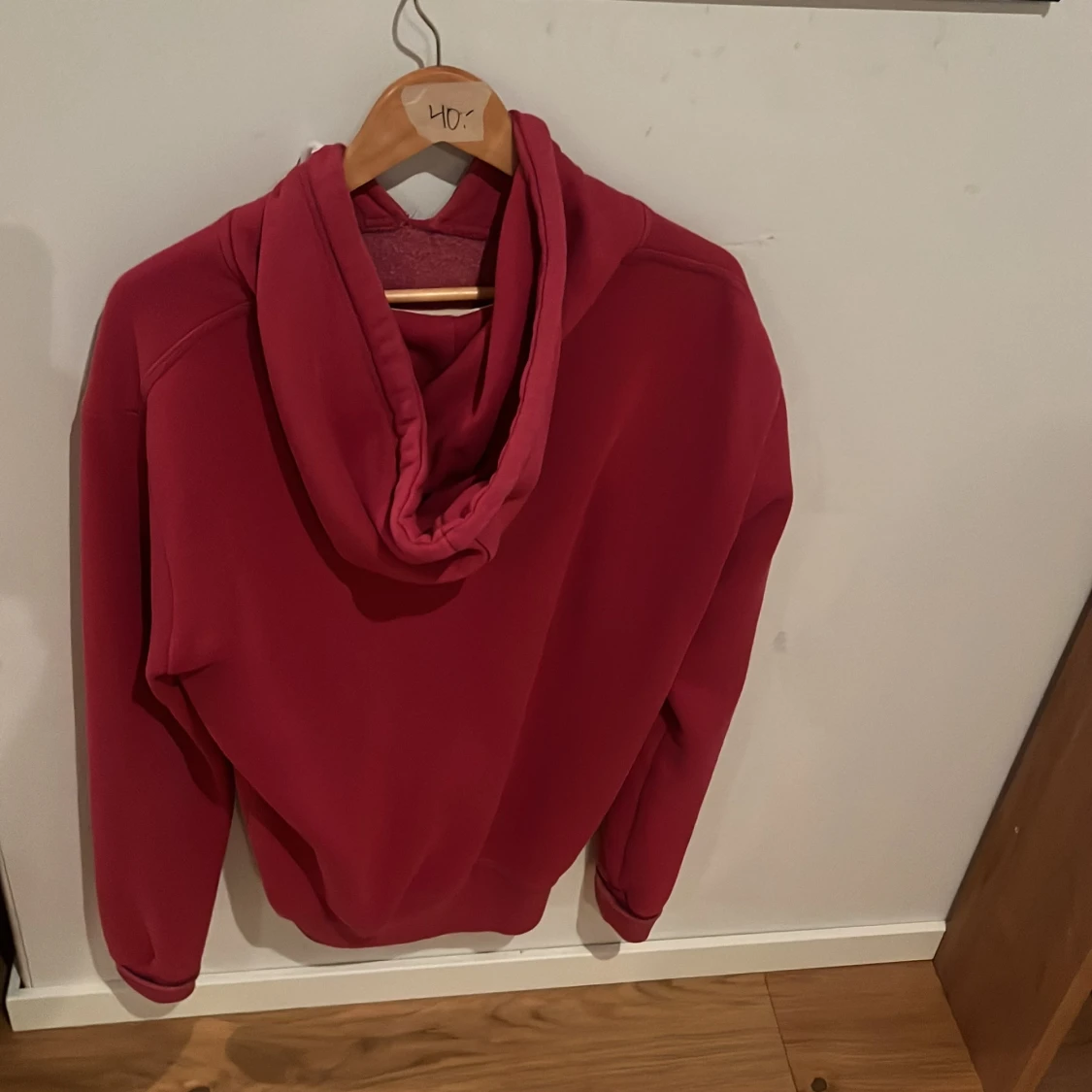 Röd hoodie från Superdry med tryck - 2