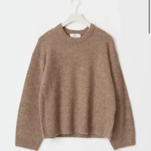 Beige stickad tröja - Mysig beige stickad tröja från Gina tricot i storlek S, knappt använd🌟