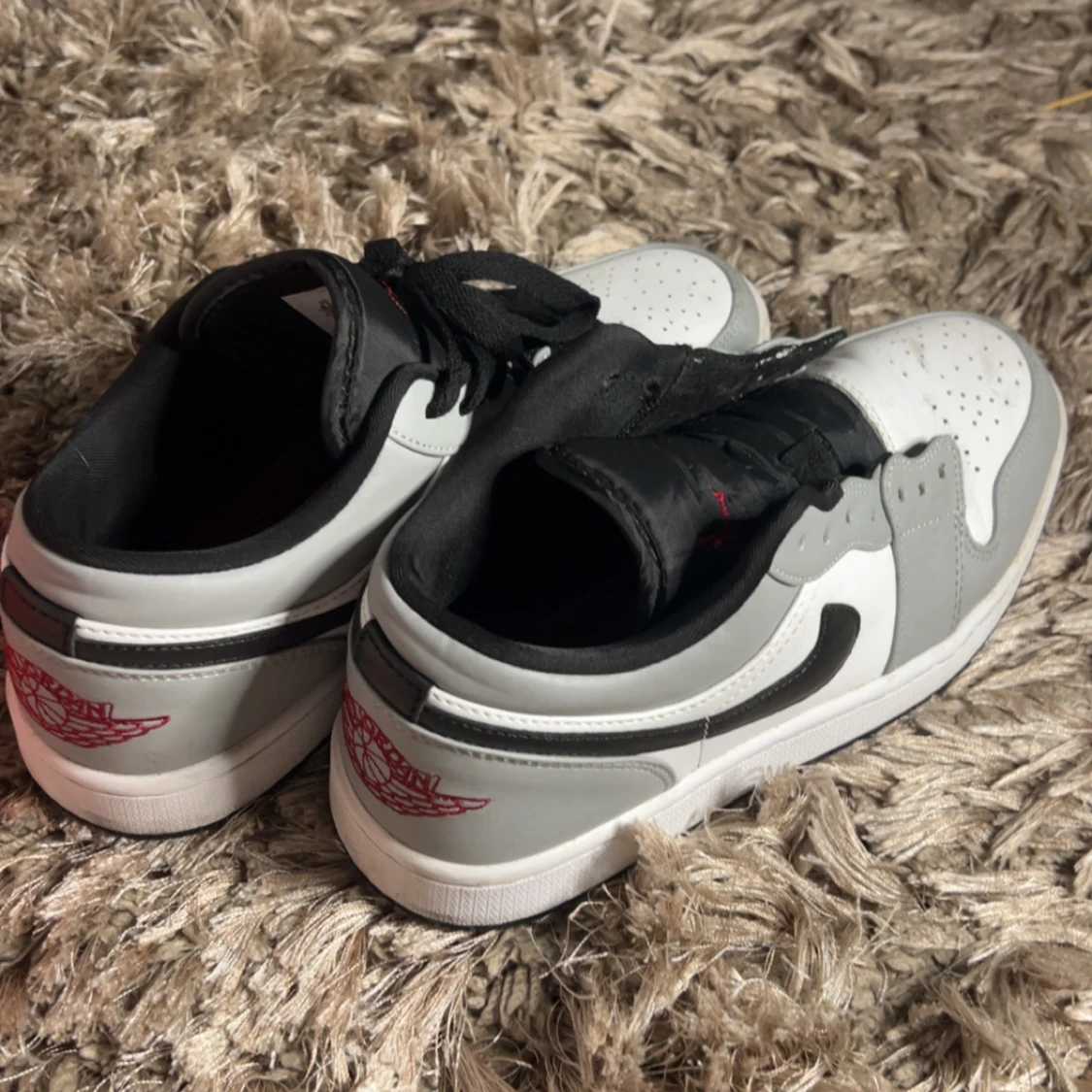 Nike Jordan 1 Low Grå/Vit US 8.5 - 2