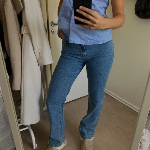 Midwaist jeans - Skitsnygga midwaist jeans från Carlings 💙