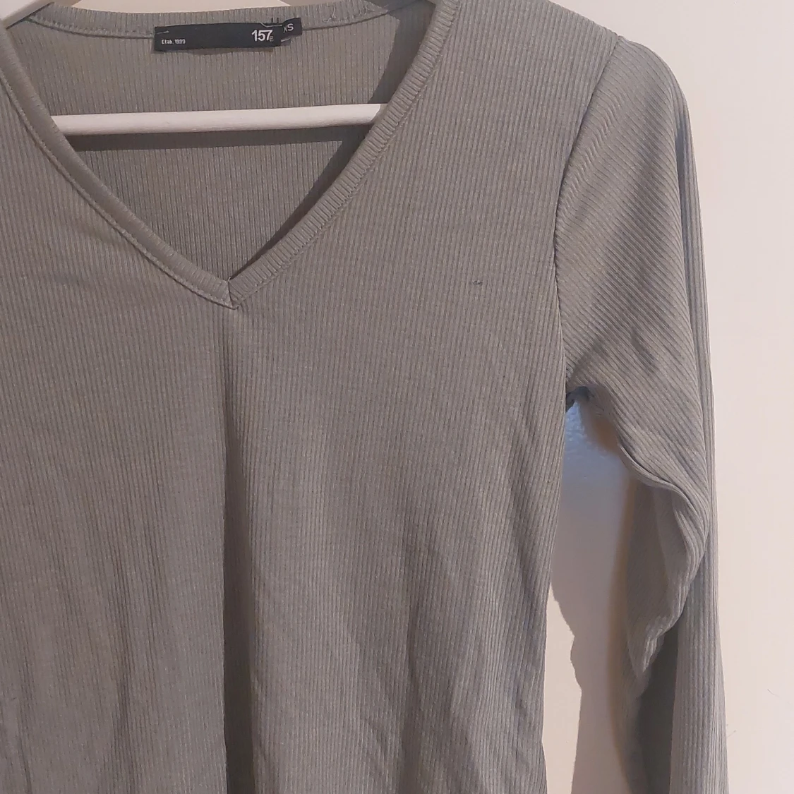 Grå ribbad långärmad topp 157 - 4