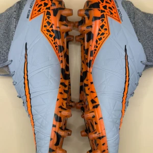 Nike Hypervenom - Tja säljer nu mina Nike hypervenom. Första Hypervenom med strumpa 2015. Äkta vara! Använda 2 gånger säljs pga fel storlek.