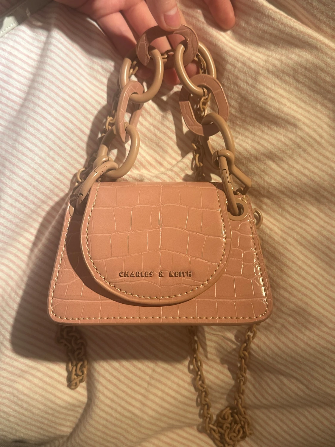 Mini handväska från Charles & Keith