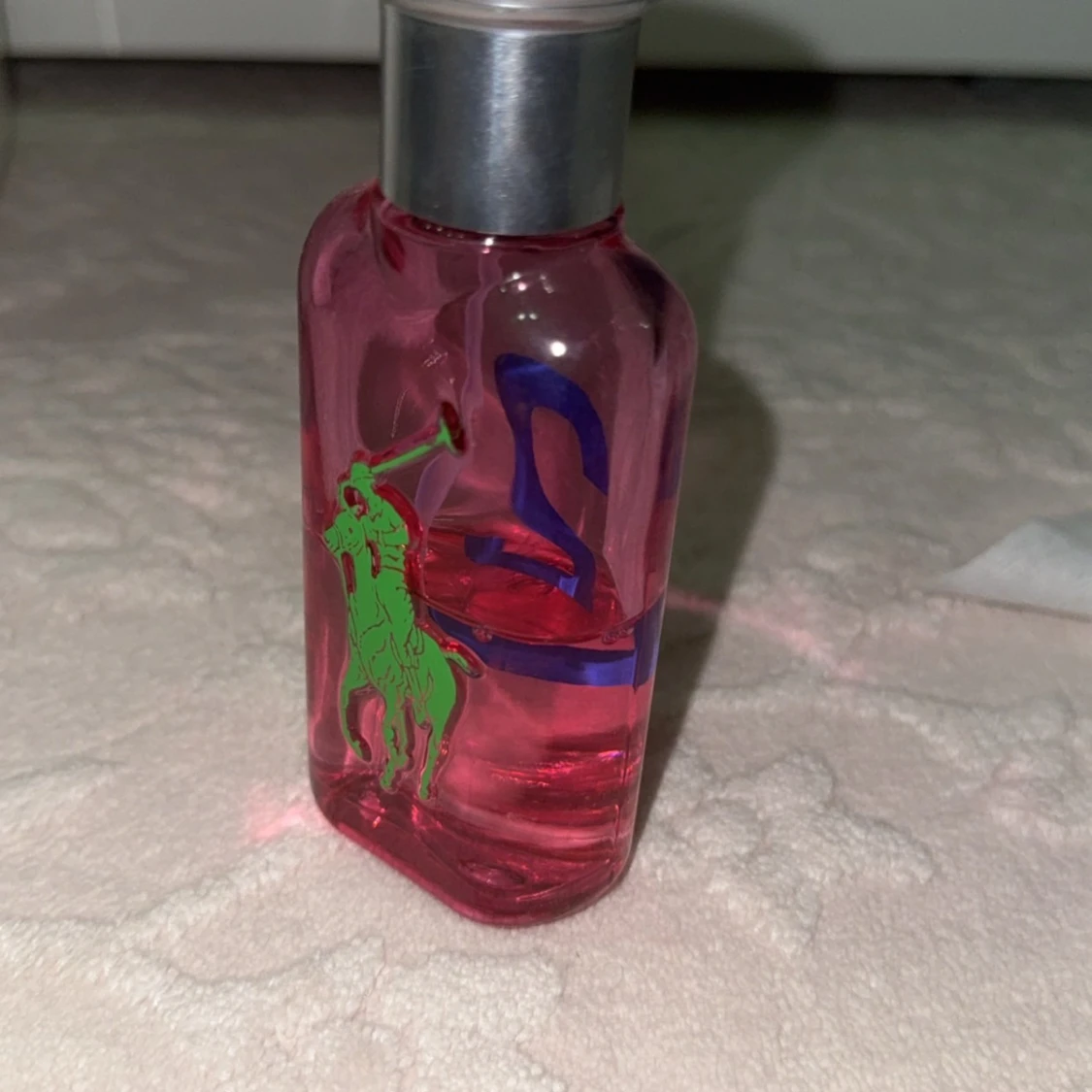 Ralph Lauren parfym rosa flaska