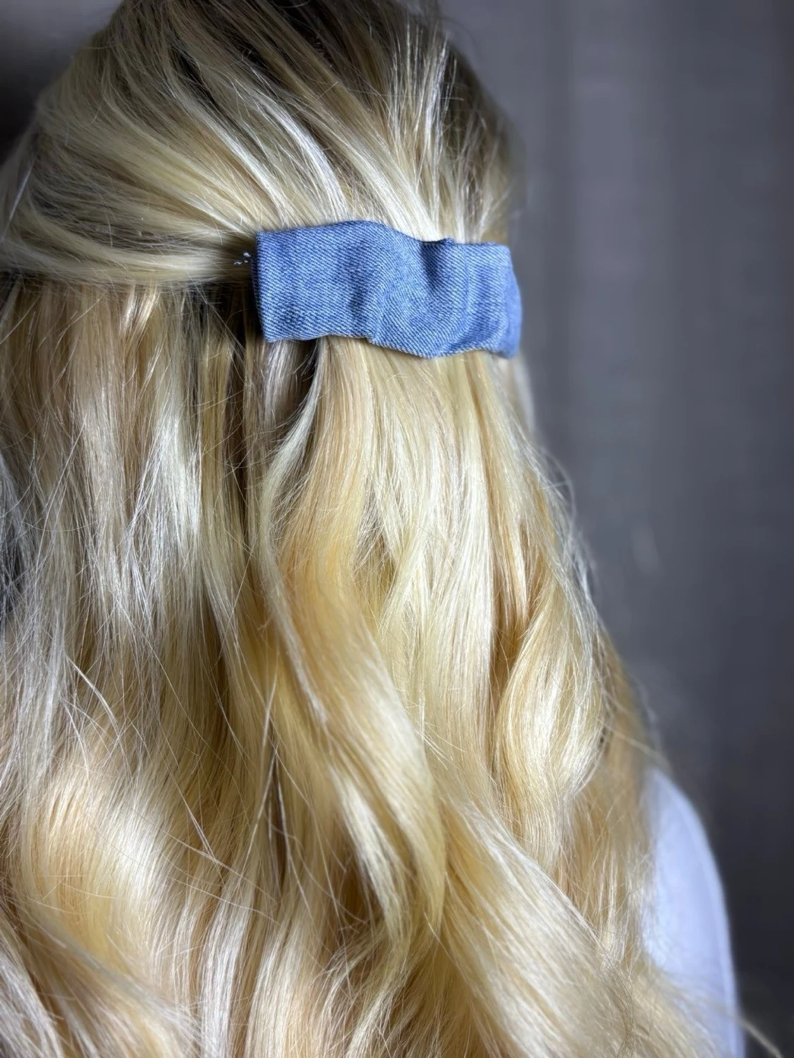 Blå jeansväst med enkel design - 2