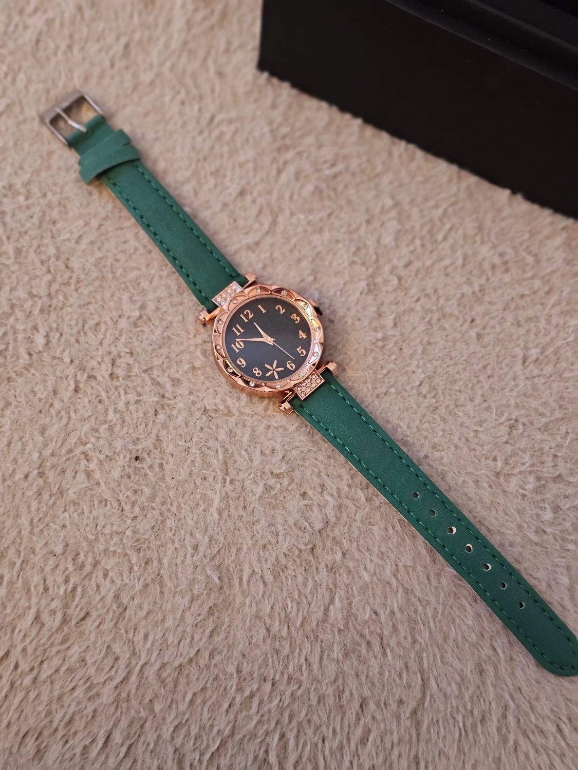 Grön klocka med roséguld och strass - 2