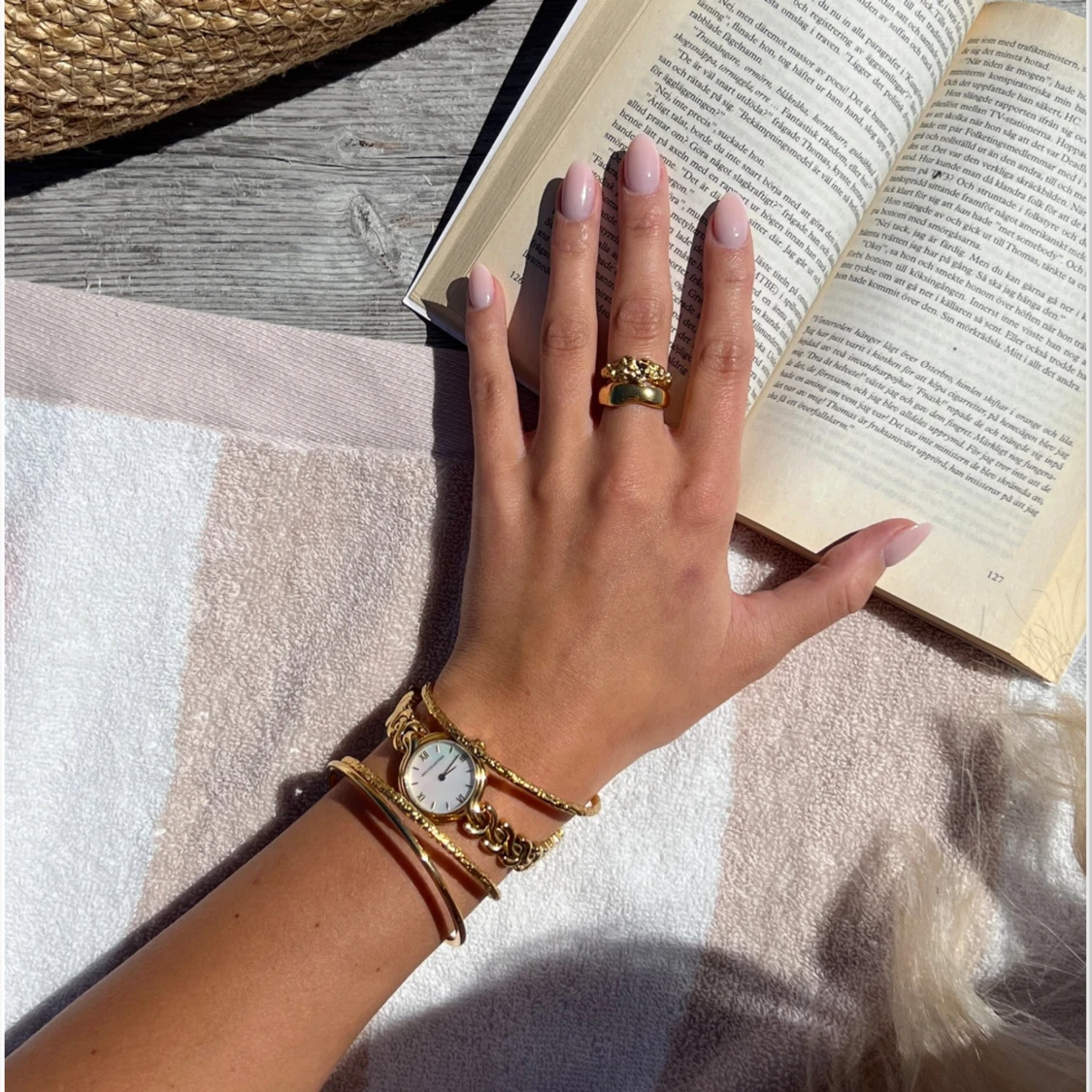 Texturerad bangle bracelet från Muli Collection  - 3