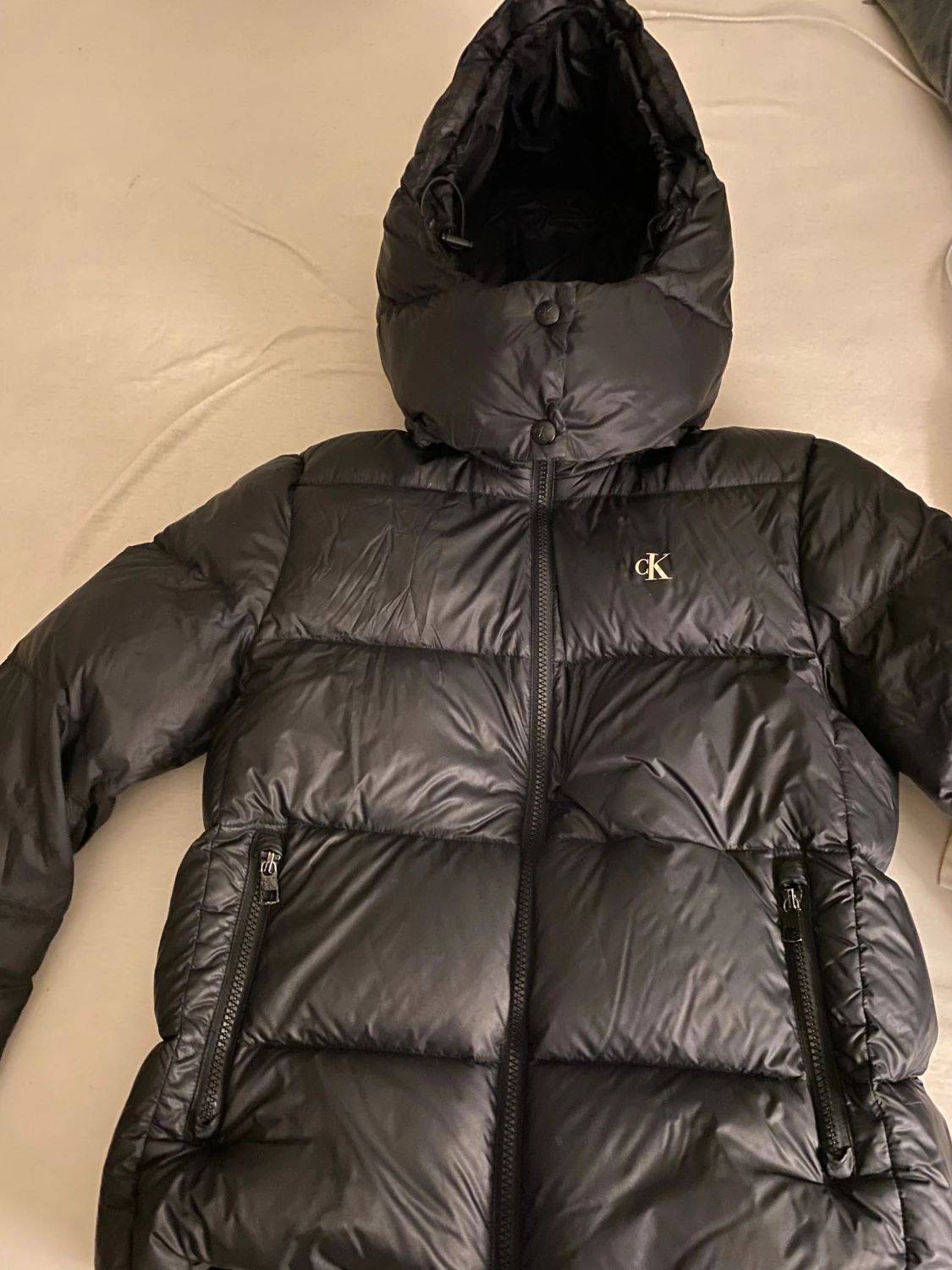 Svart pufferjacka från Calvin Klein