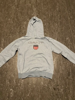 Gant hoodie  - Gant hoodie priset kan sänkas vid diskussion 