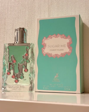 Maison Alhambra Sugar Me Candy Floss 100 ml - Maison Alhambra Sugar Me Candy Floss, 100 ml. Enbart testsprayad några få gånger. Givetvis förvarad mörkt och svalt. Kommer i originalförpackningen. 