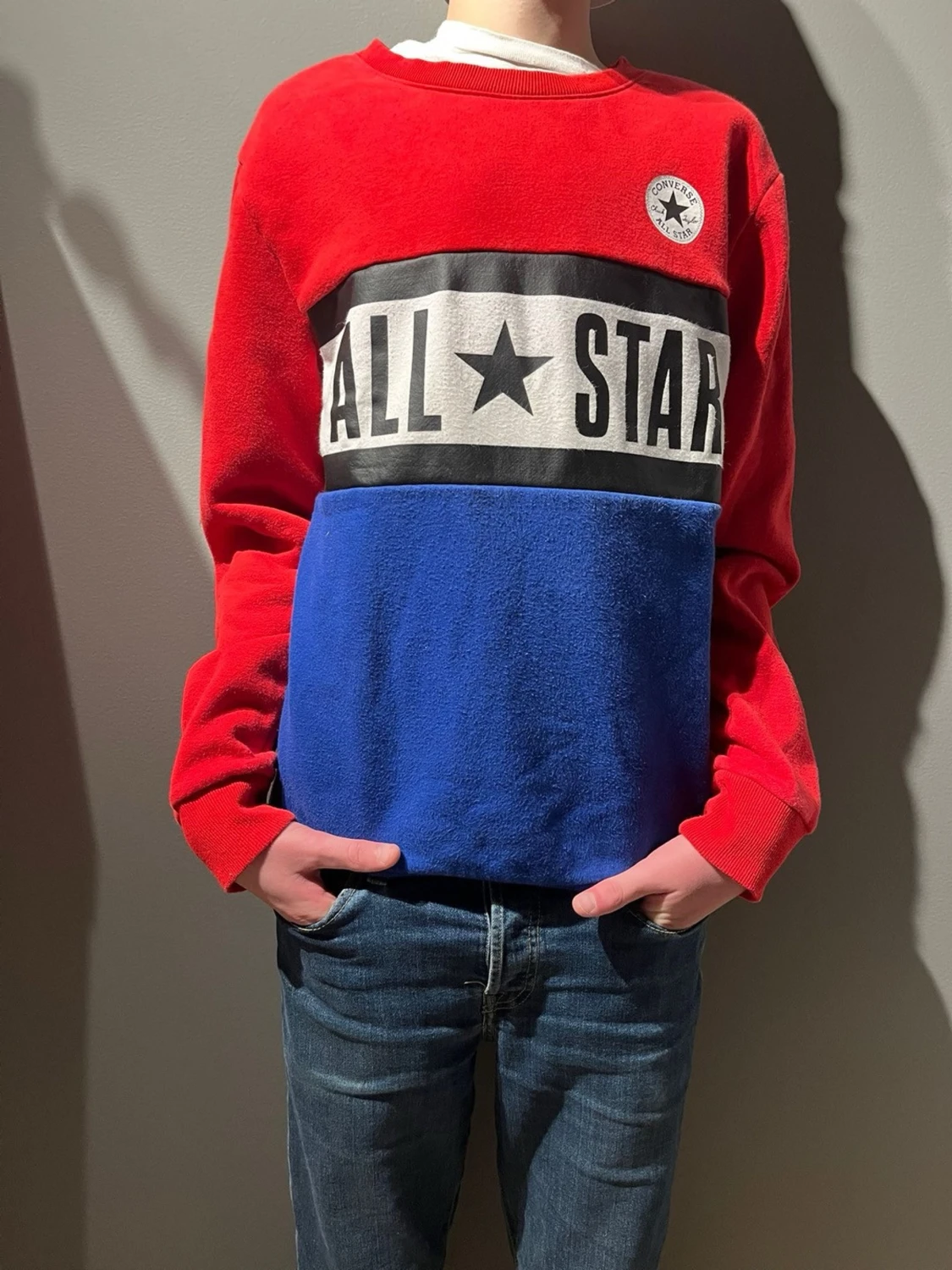 Röd och blå Converse All Star tröja