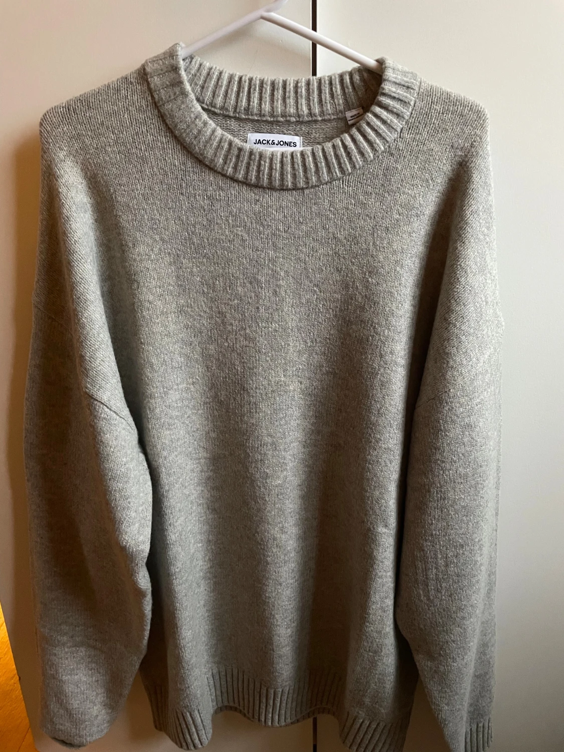 Grå stickad tröja från Jack & Jones - 2