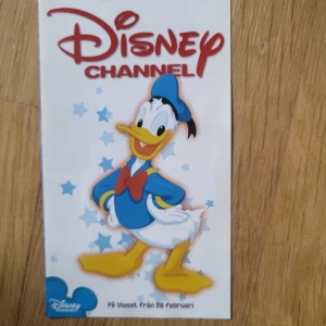 Vintage Disney ad - Advertisment in Swedish from around 2002 Disney. Only valuble as a collector's item.  Bundle discounts: two items 10% off (automatic) three items 15% off, five items 20% off. Message me before purchasing 3+ items for discount.