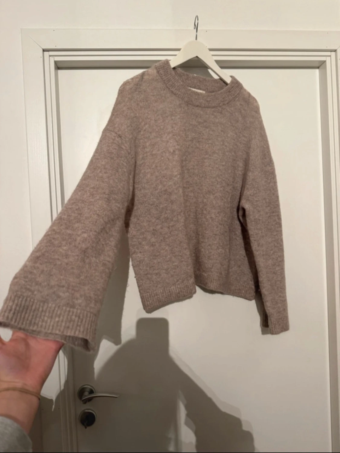 Beige stickad tröja i mohair/ull XS