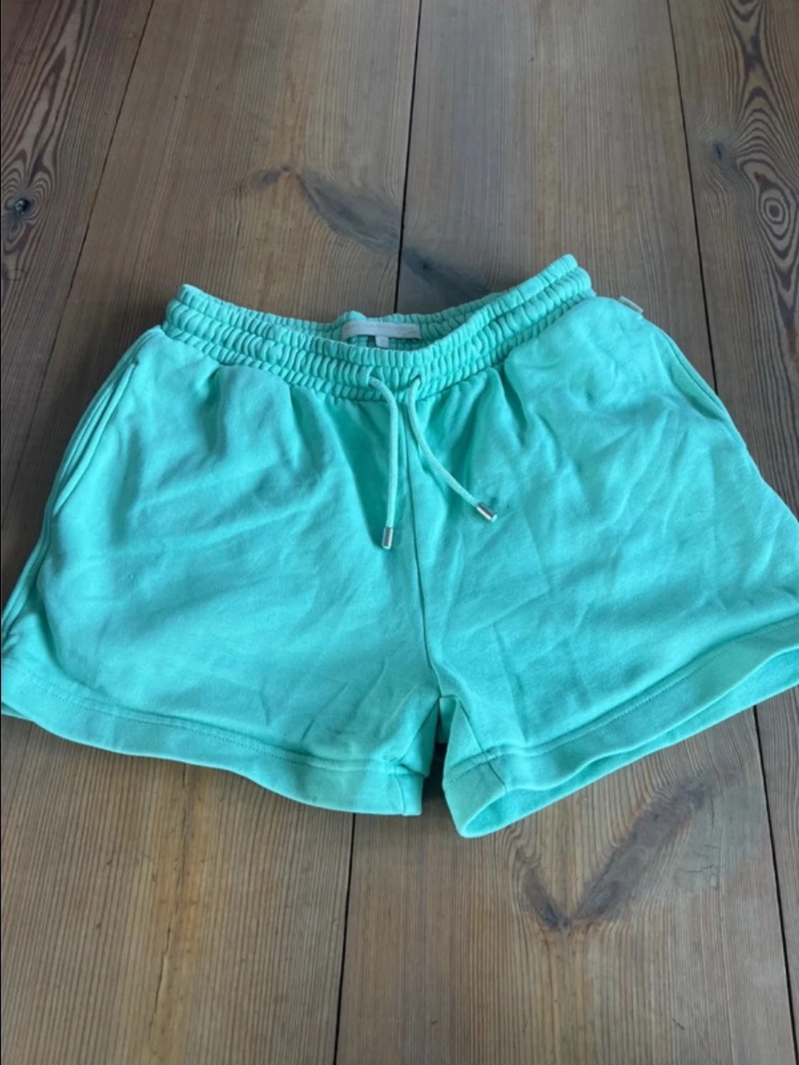 Fina gröna Pernilla Wahlgrens shorts - 1