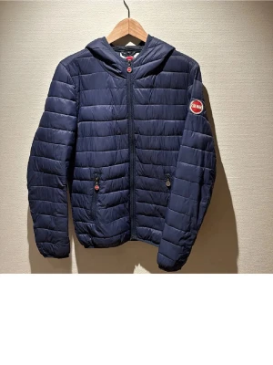 Colmar pufferjackor - Säljer två colmar jackor i bra skick! Den ljusblåa i storlek small, 450kr Den mörkblåa i storlek medium, 450kr