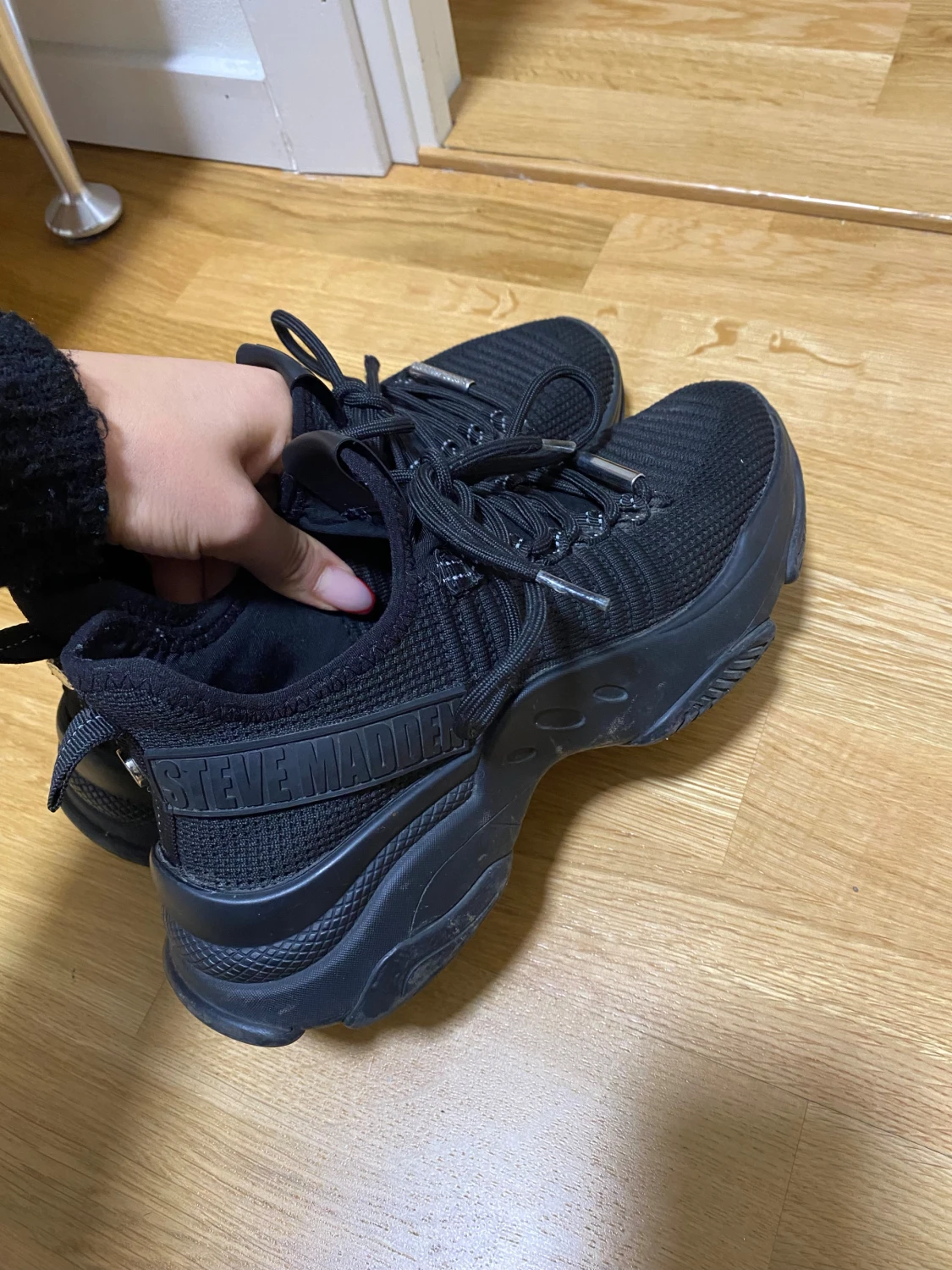 Svarta chunky sneakers Steve Madden