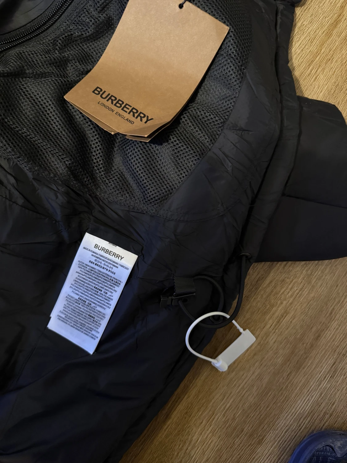 Svart pufferjacka från Burberry - 2