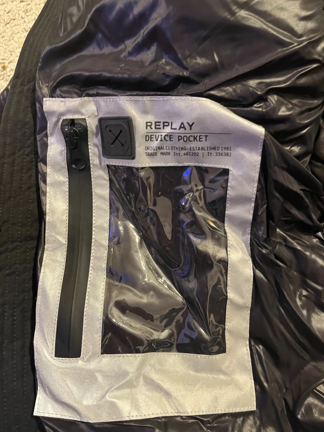 Svart pufferjacka från Replay - 5