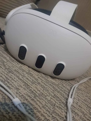 Meta Quest 3 512gb - Hej, säljer.nu min mans meta quest som är i gott skick. Den innehåller 512gb och är använt sparsamt. För mer info skriv pm.