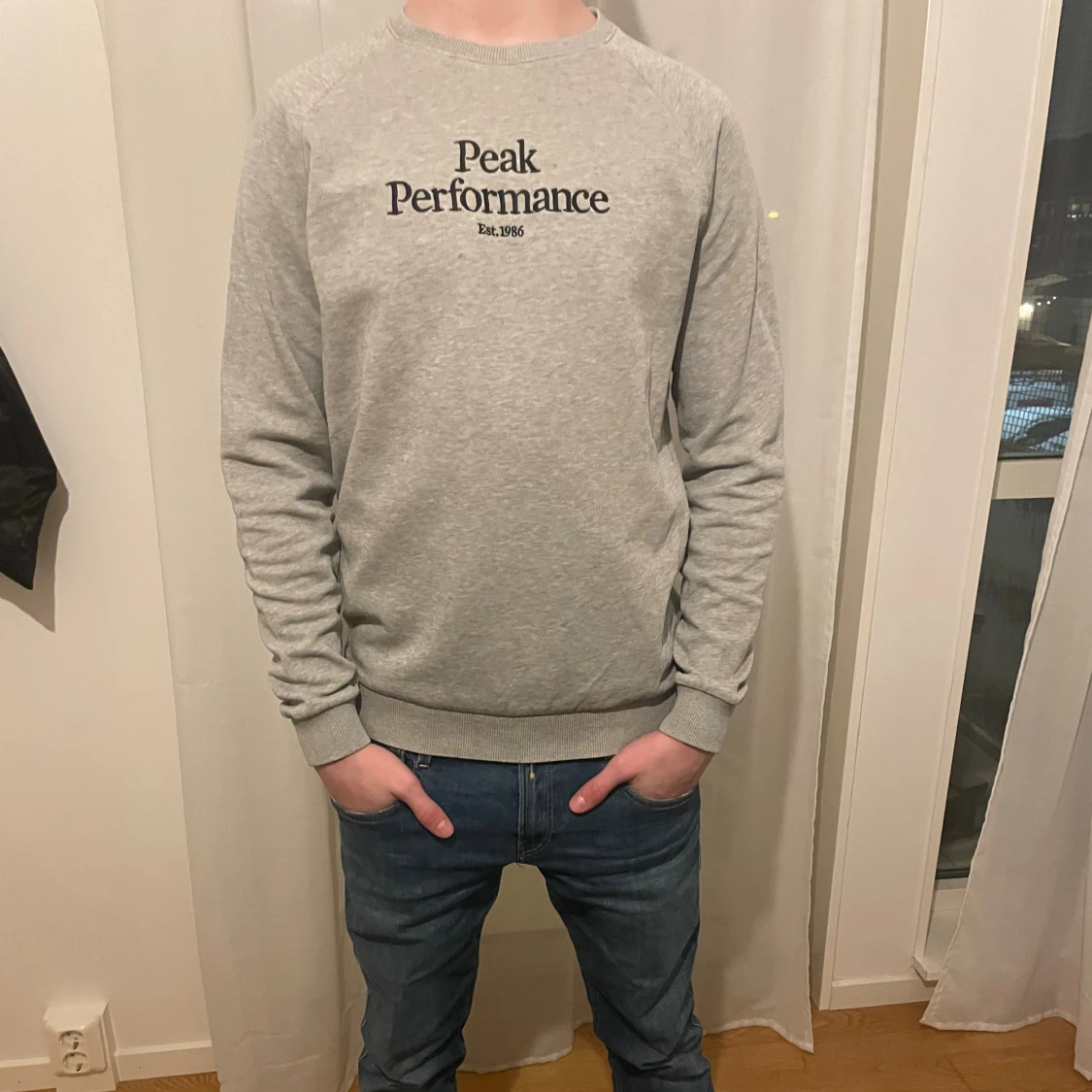 Grå Peak Performance tröja - 2