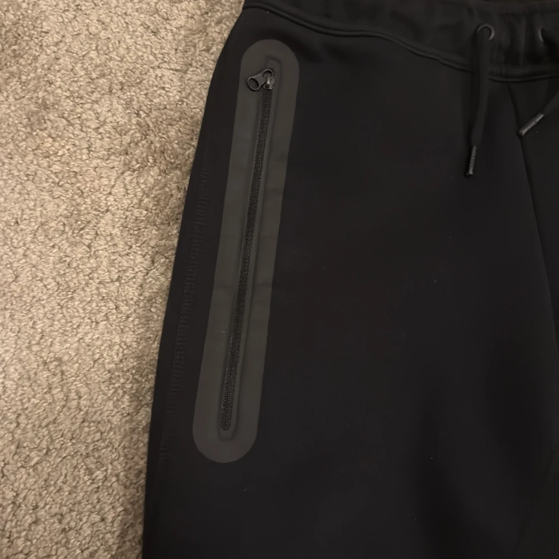 Svarta mjukisbyxor från Nike, storlek 137-147 - 2