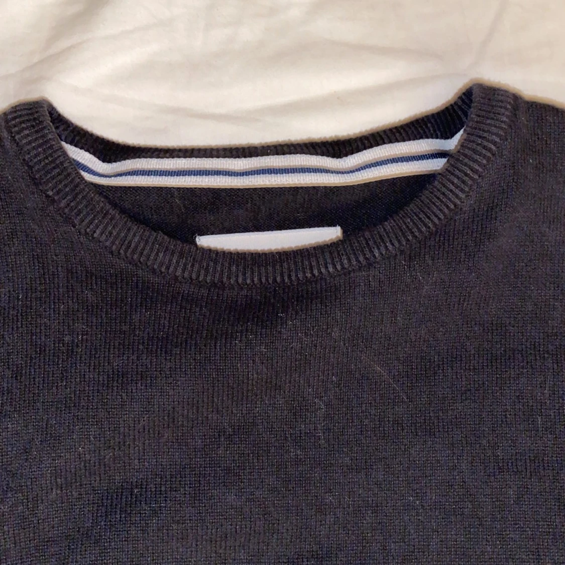 Svart stickad tröja - 2