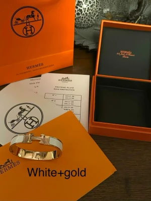 H Armband - Vitt och guld jätte fint H-armband