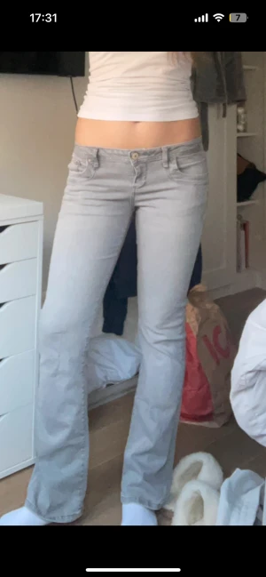 Lbt jeans  - Jättefina low waist bootcut Lbt jeans! Strl 28/30 och är några cm för korta för mig som är 172! Skriv vid frågor💓