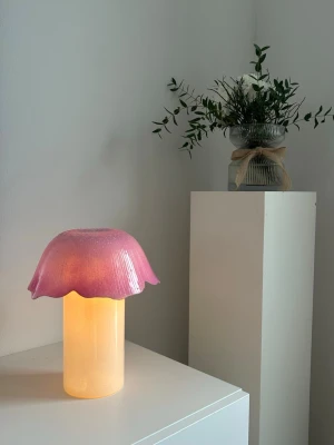 Glaslampa - Handgjord glaslampa av secondhand glas, höjd cirka 25cm. - mer info på min Instagram jf_home_decor