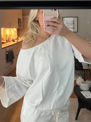 Kortärmad Sweatshirt - Kommer inte till användning hos mig! Nyskick 🩷