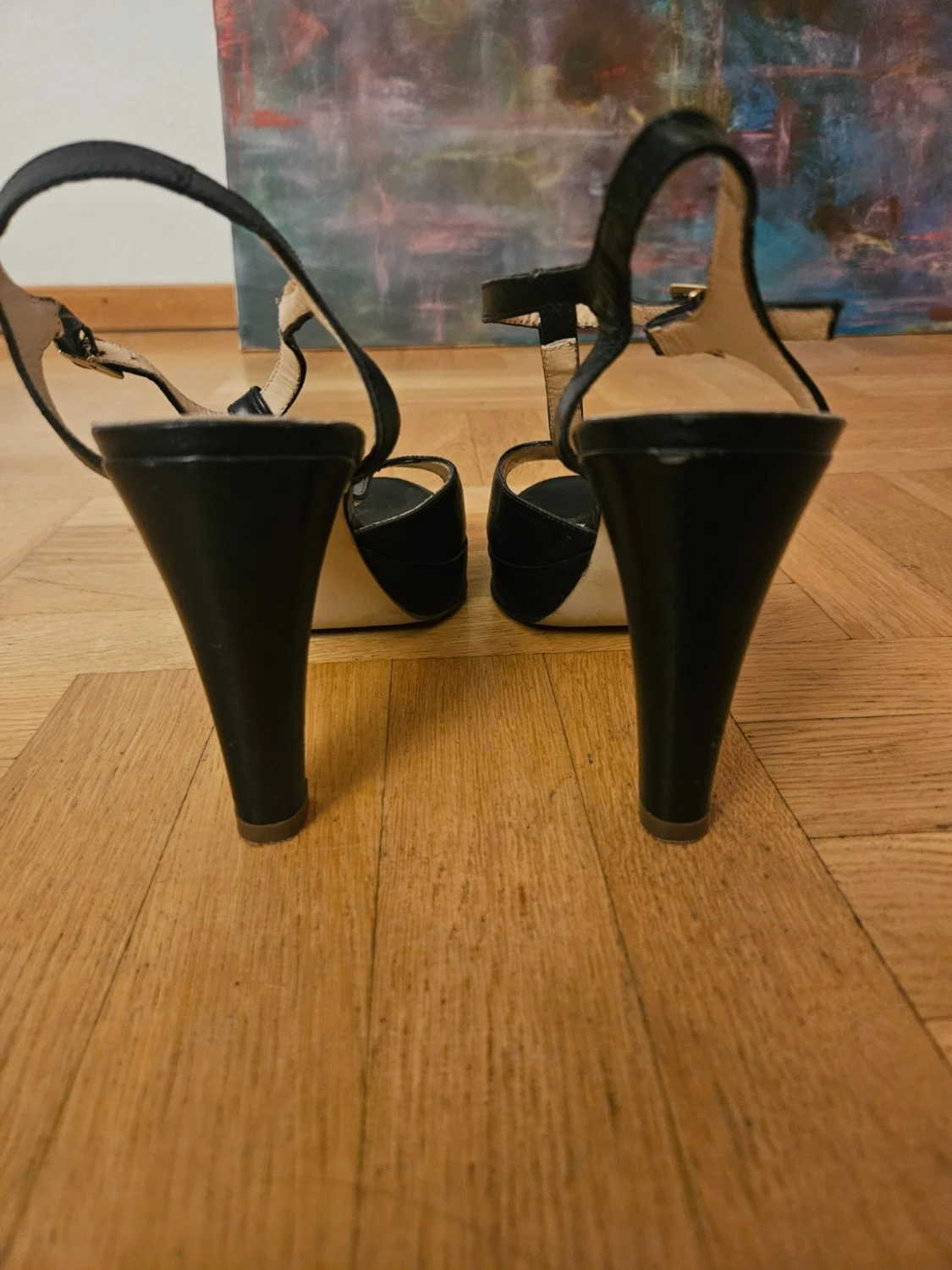 Svarta klackade sandaler i skinn - 3