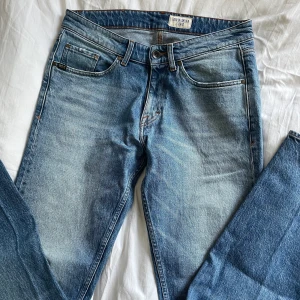 Tiger of sweden - Jeans från tiger of sweden! Herrjeans men Passar nog bra som lite lösare på tjejer med!