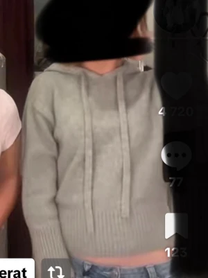 Superfin grå hoodie - Jätte snygg stickad hoddie från Zara. Skriv för fler bilder❤️