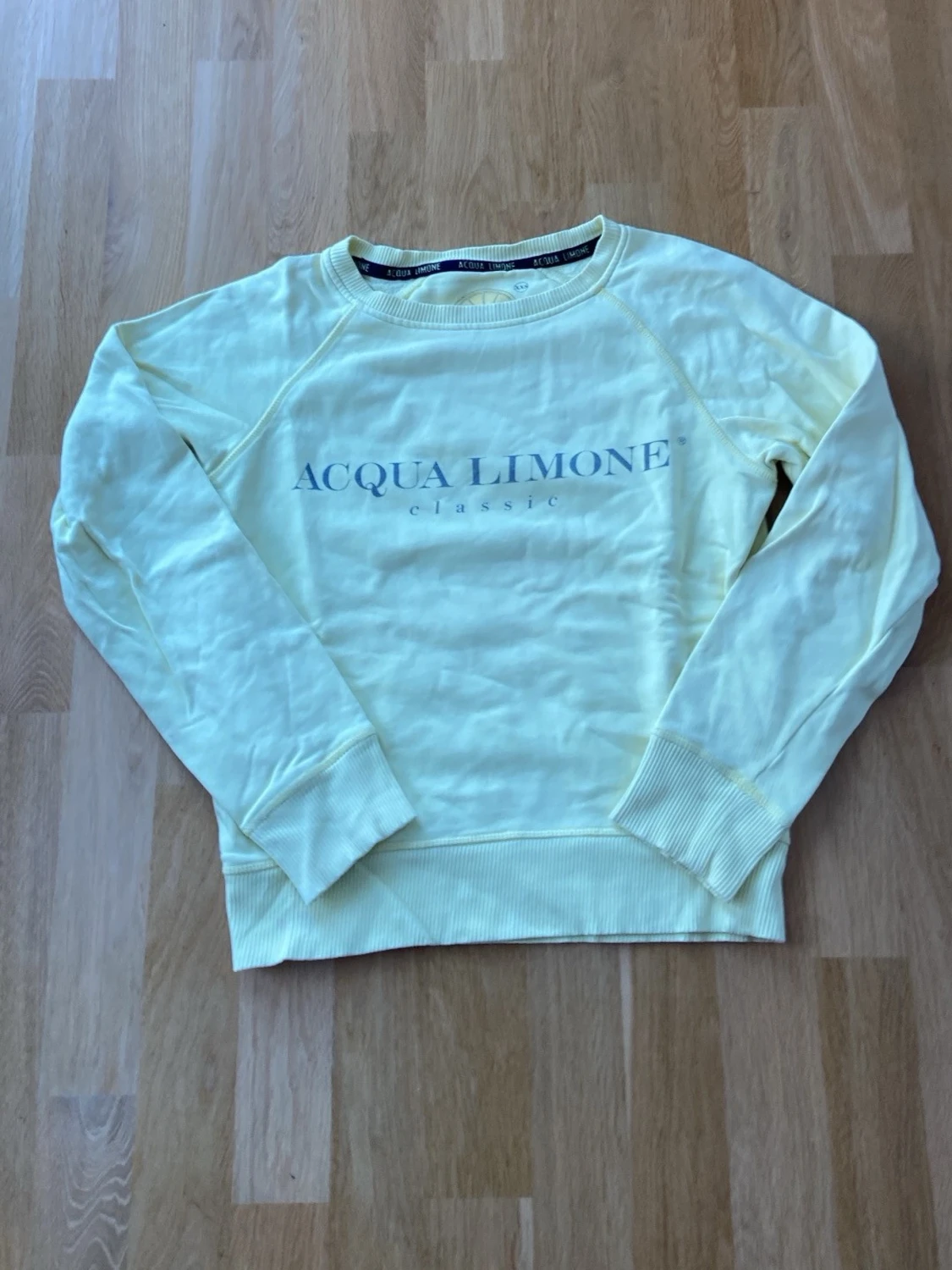 Gul sweatshirt från Acqua Limone