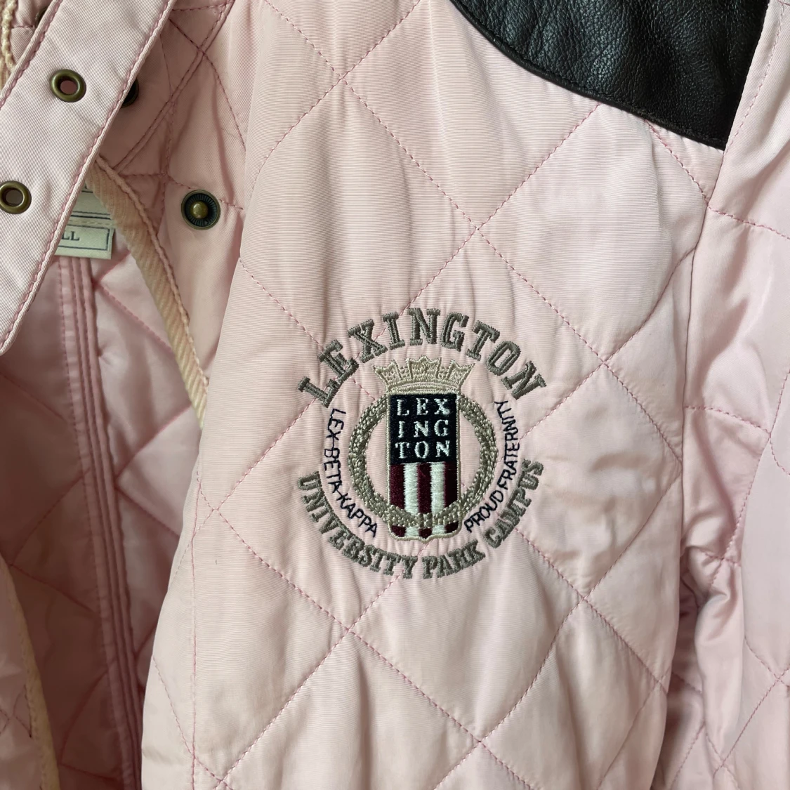 Rosa quiltad jacka från Lexington - 1